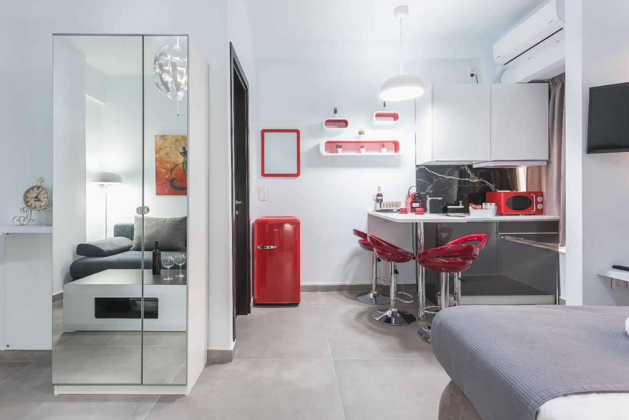 Iguana Gold Luxury Suites 1Min From Ermou Str เอเธนส์ ภายนอก รูปภาพ