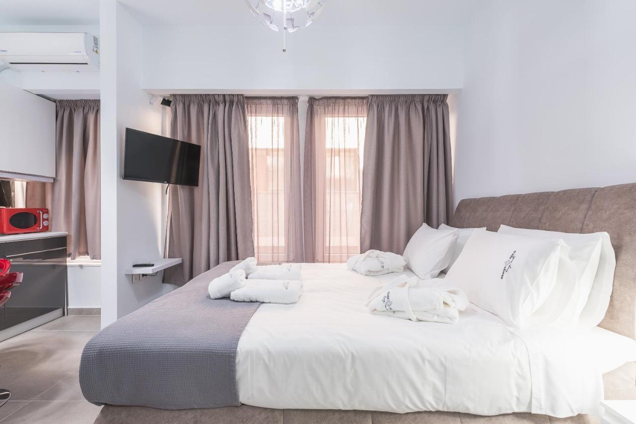 Iguana Gold Luxury Suites 1Min From Ermou Str เอเธนส์ ภายนอก รูปภาพ