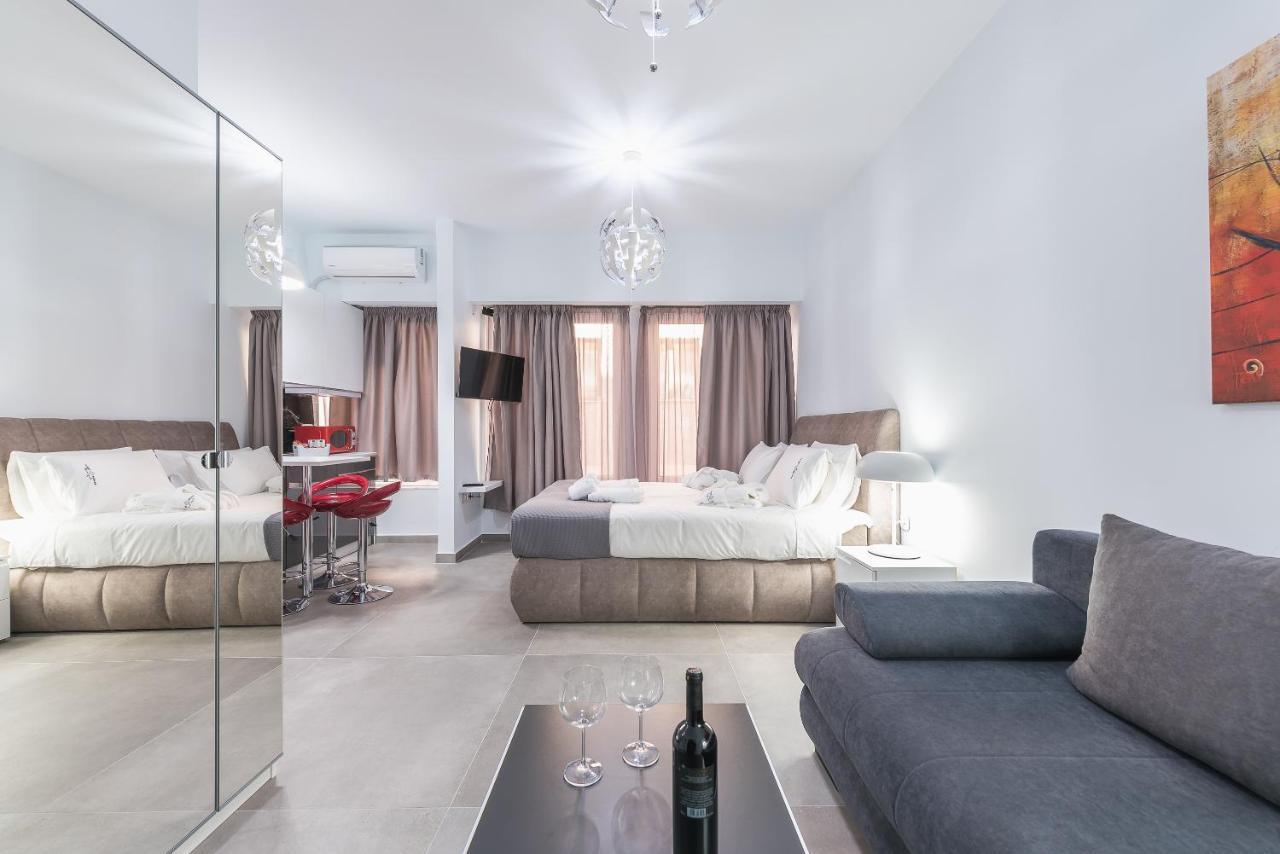 Iguana Gold Luxury Suites 1Min From Ermou Str เอเธนส์ ภายนอก รูปภาพ