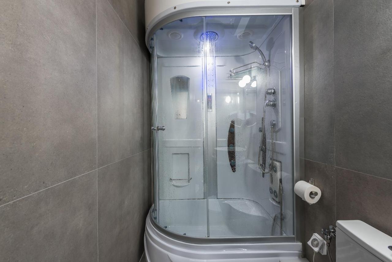 Iguana Gold Luxury Suites 1Min From Ermou Str เอเธนส์ ภายนอก รูปภาพ