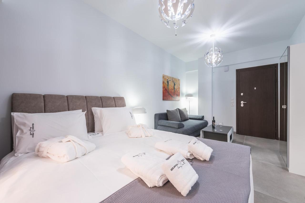 Iguana Gold Luxury Suites 1Min From Ermou Str เอเธนส์ ภายนอก รูปภาพ